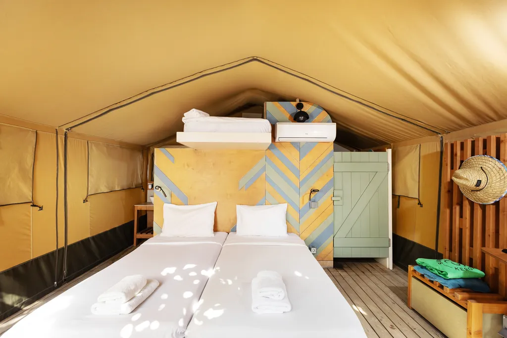 Medium Luxury Safari Tent - Séjour Kite, Windsurf et Wingfoil sur l'île de Lemnos, Grèce