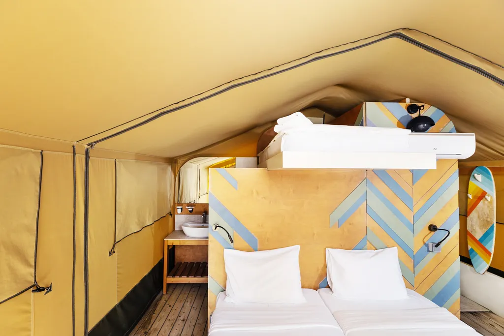 Medium Luxury Safari Tent - Séjour Kite, Windsurf et Wingfoil sur l'île de Lemnos, Grèce