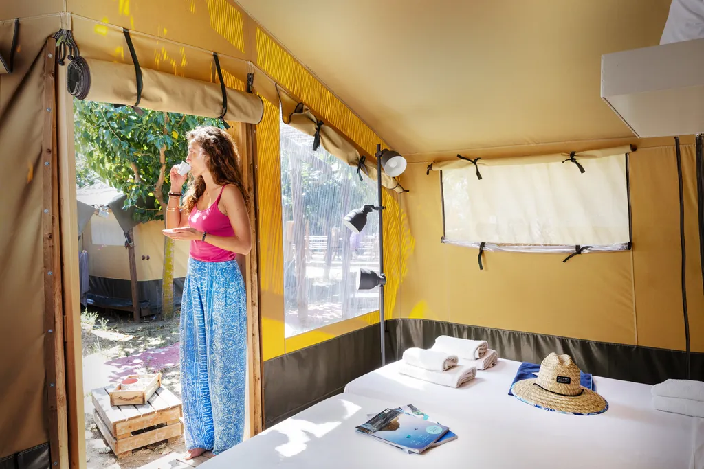 Medium Luxury Safari Tent - Séjour Kite, Windsurf et Wingfoil sur l'île de Lemnos, Grèce