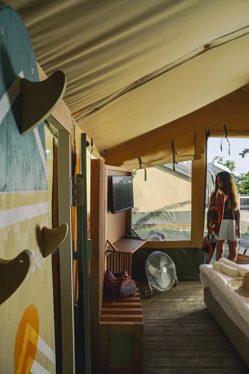 Medium Luxury Safari Tent - Séjour Kite, Windsurf et Wingfoil sur l'île de Lemnos, Grèce