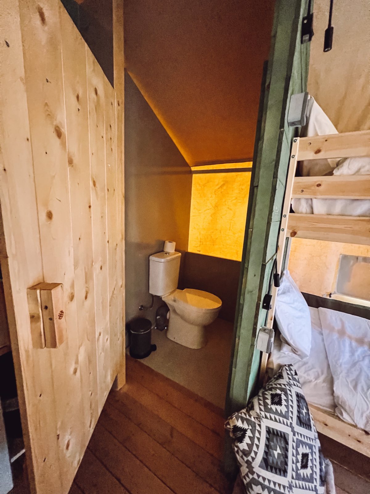 Medium Plus Safari Tent - Séjour Kite, Windsurf et Wingfoil sur l'île de Lemnos, Grèce