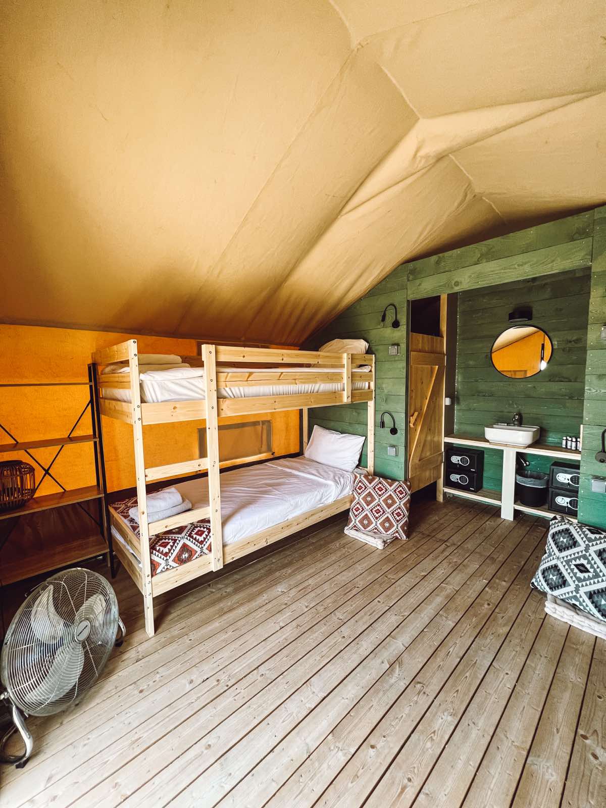 Medium Plus Safari Tent - Séjour Kite, Windsurf et Wingfoil sur l'île de Lemnos, Grèce