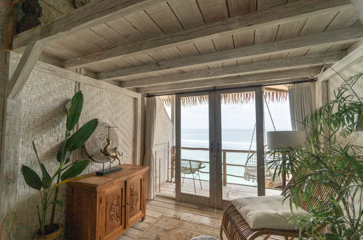 Chambre privée en duplex avec terrasse - Magnifique surf house face aux spots d'Uluwatu, Bali Chambre privée en duplex avec terrasse - Magnifique surf house face aux spots d'Uluwatu, Bali