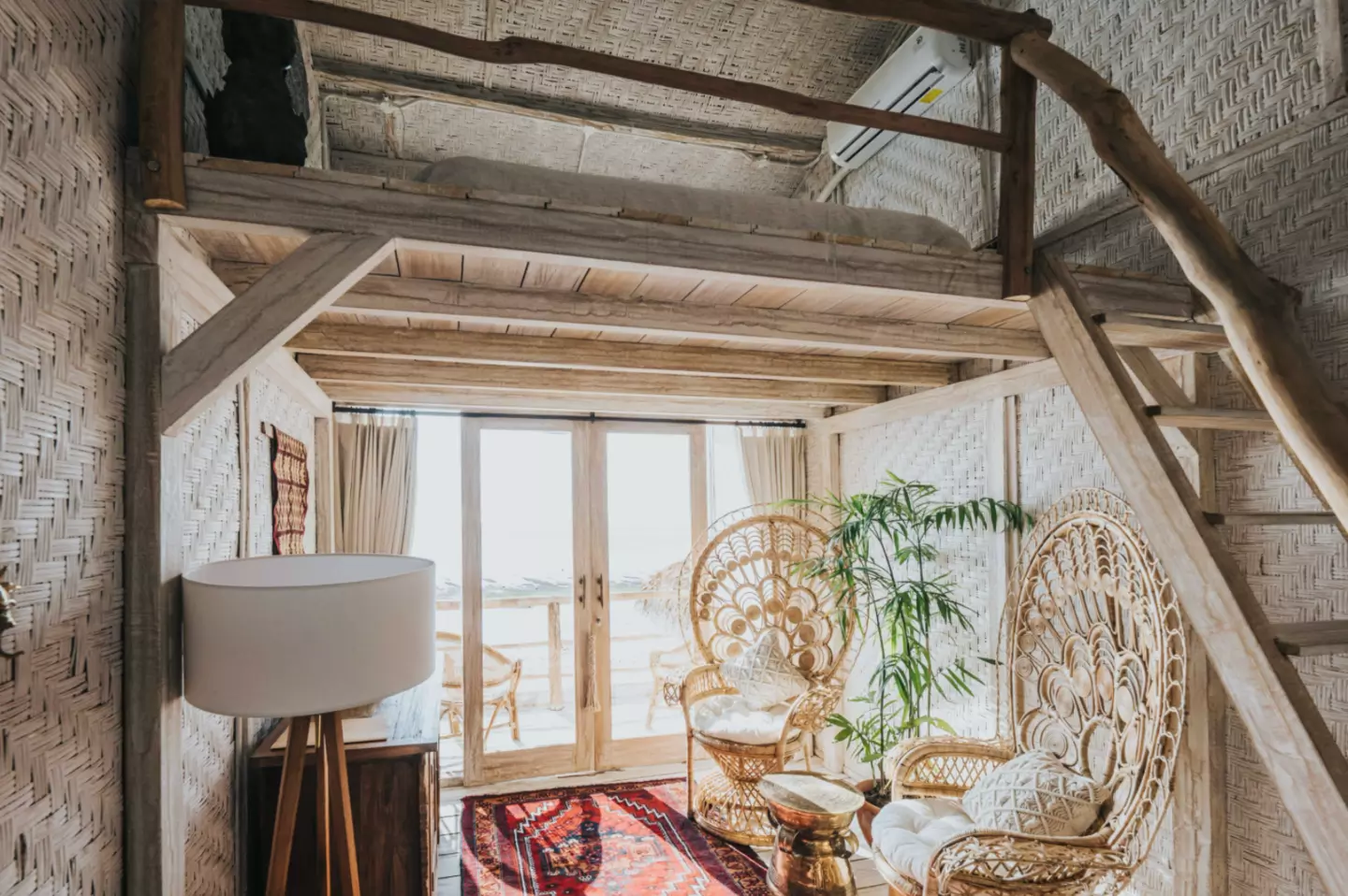 Chambre privée en duplex avec terrasse - Magnifique surf house face aux spots d'Uluwatu, Bali Chambre privée en duplex avec terrasse - Magnifique surf house face aux spots d'Uluwatu, Bali