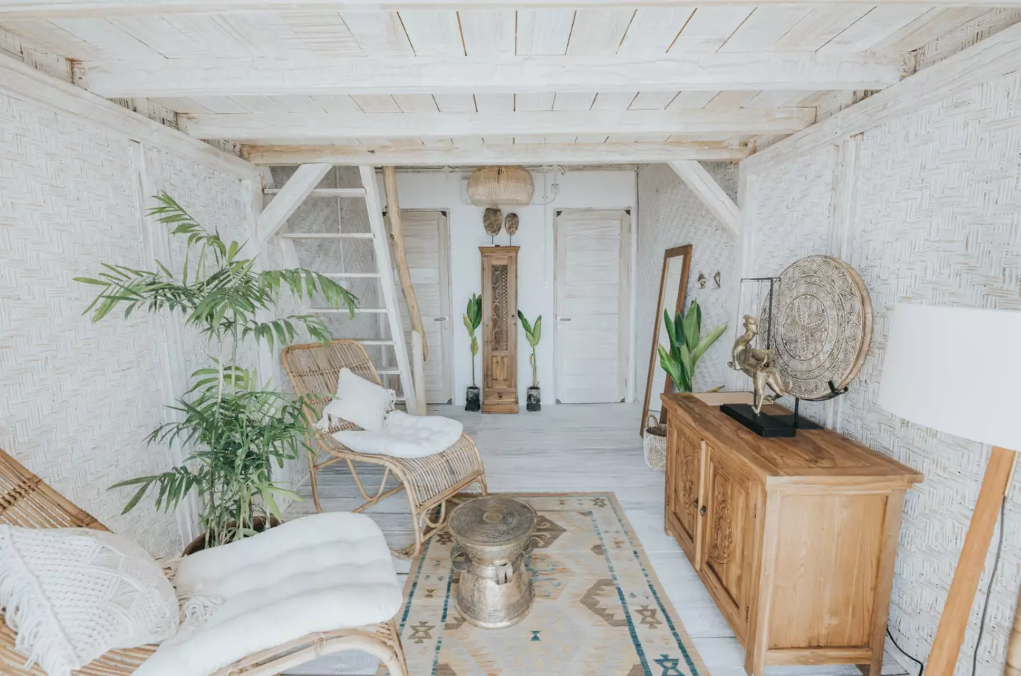 Chambre privée en duplex avec terrasse - Magnifique surf house face aux spots d'Uluwatu, Bali Chambre privée en duplex avec terrasse - Magnifique surf house face aux spots d'Uluwatu, Bali