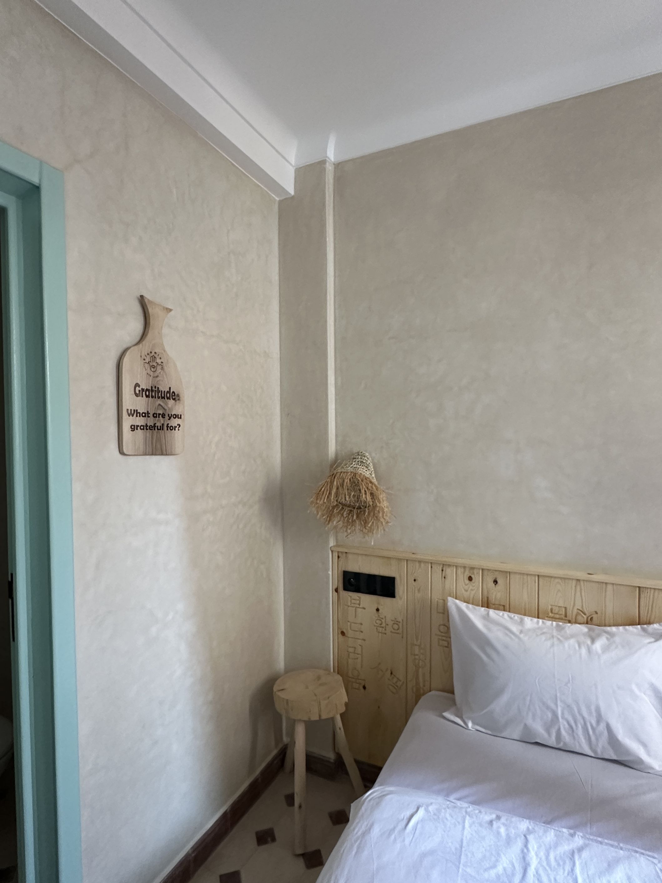 Chambre Mellow Sunrise (villa annexe) - Surf Camp Maroc - Retraite surf & Yoga à Taghazout Chambre Mellow Sunrise (villa annexe) - Surf Camp Maroc - Retraite surf & Yoga à Taghazout