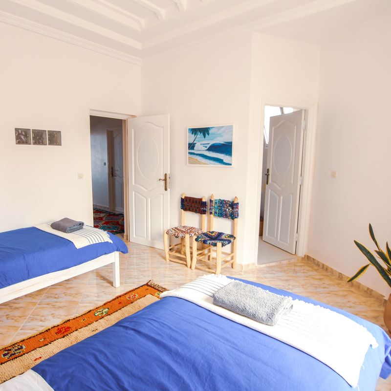 Chambre twin - Surf camp Maroc, stage de surf dans la baie de Taghazout Chambre twin - Surf camp Maroc, stage de surf dans la baie de Taghazout