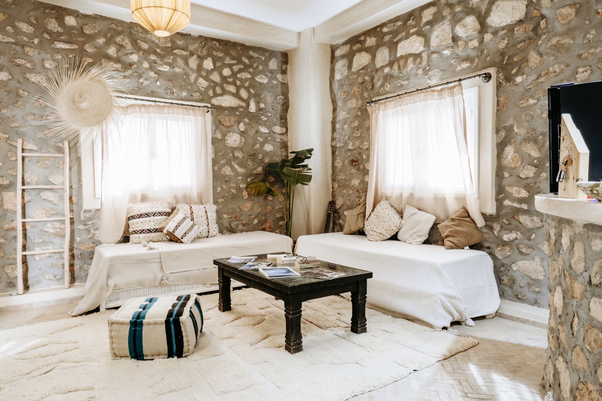 Chambre Single, Double ou Triple dans la villa annexe - Surf camp Maroc - Boutique Hôtel éco-responsable, surf & yoga