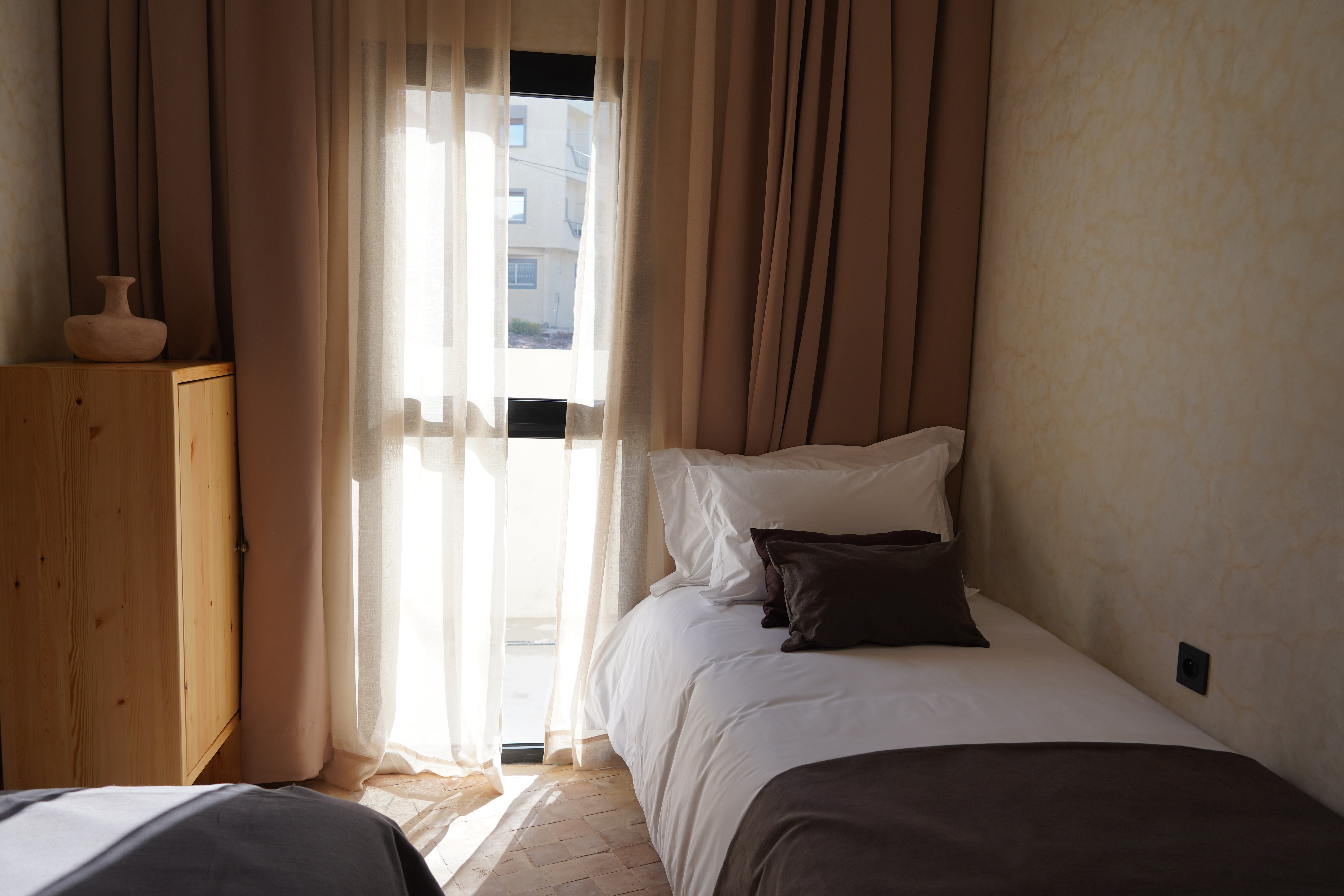 Pipeliner room et Freeride room - Cours de surf, surf guiding et Yoga à Imsouane