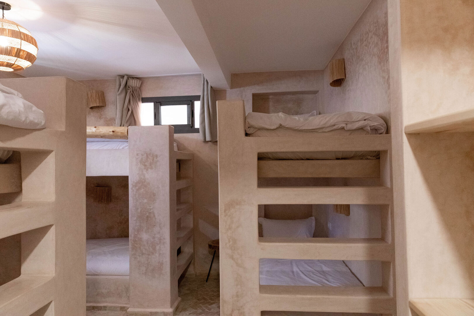 Dortoirs Taj et Cous - Surf dans la baie d'Imsouane