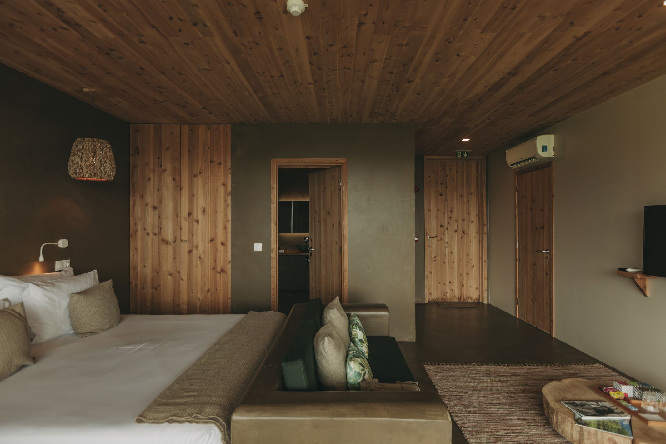 RETREAT STUDIO - Expérience surf, nature et découverte aux Açores