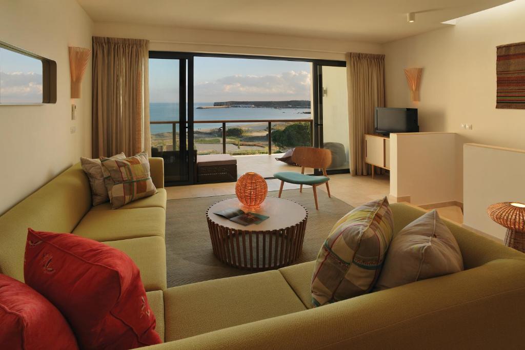 Grand Deluxe Ocean House Sea View - 2 bedrooms - Hôtel familial avec surf et windsurf en Algarve 