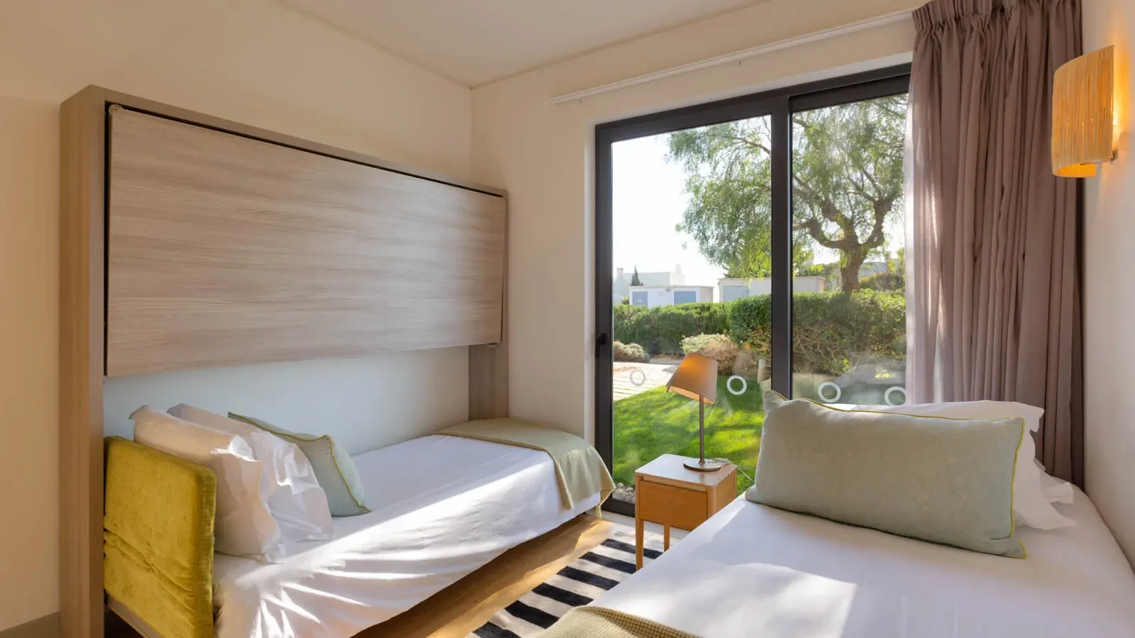 Grand Deluxe Bay House - 2 bedrooms - Hôtel familial avec surf et windsurf en Algarve 