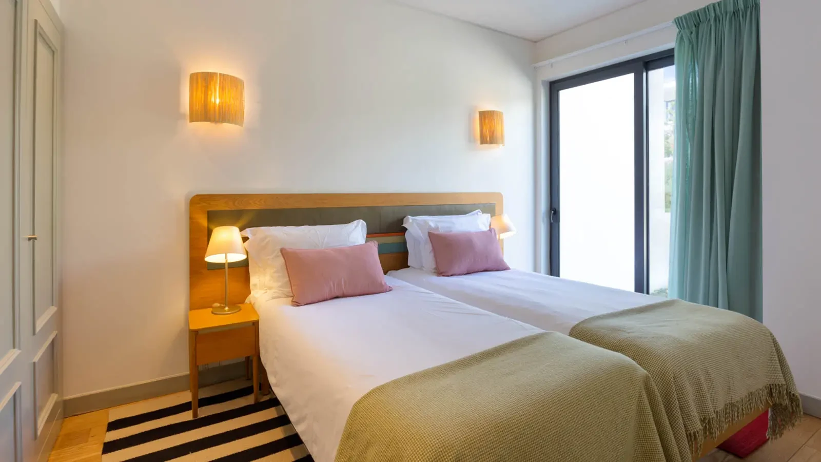 Grand Deluxe Ocean House Sea View - 2 bedrooms - Hôtel familial avec surf et windsurf en Algarve 