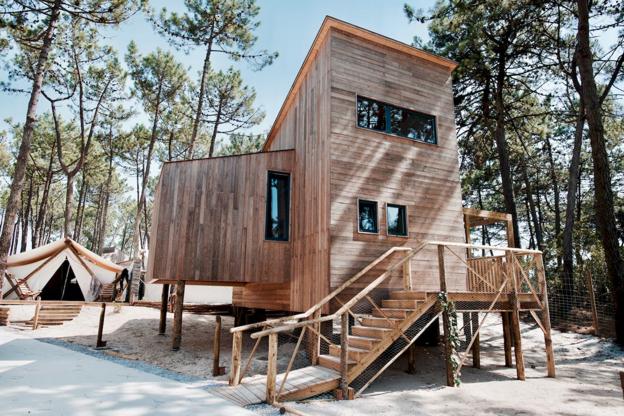 Treehouse Wide - Éco-camp familial Surf, Kite and Wingfoil à Peniche, Portugal